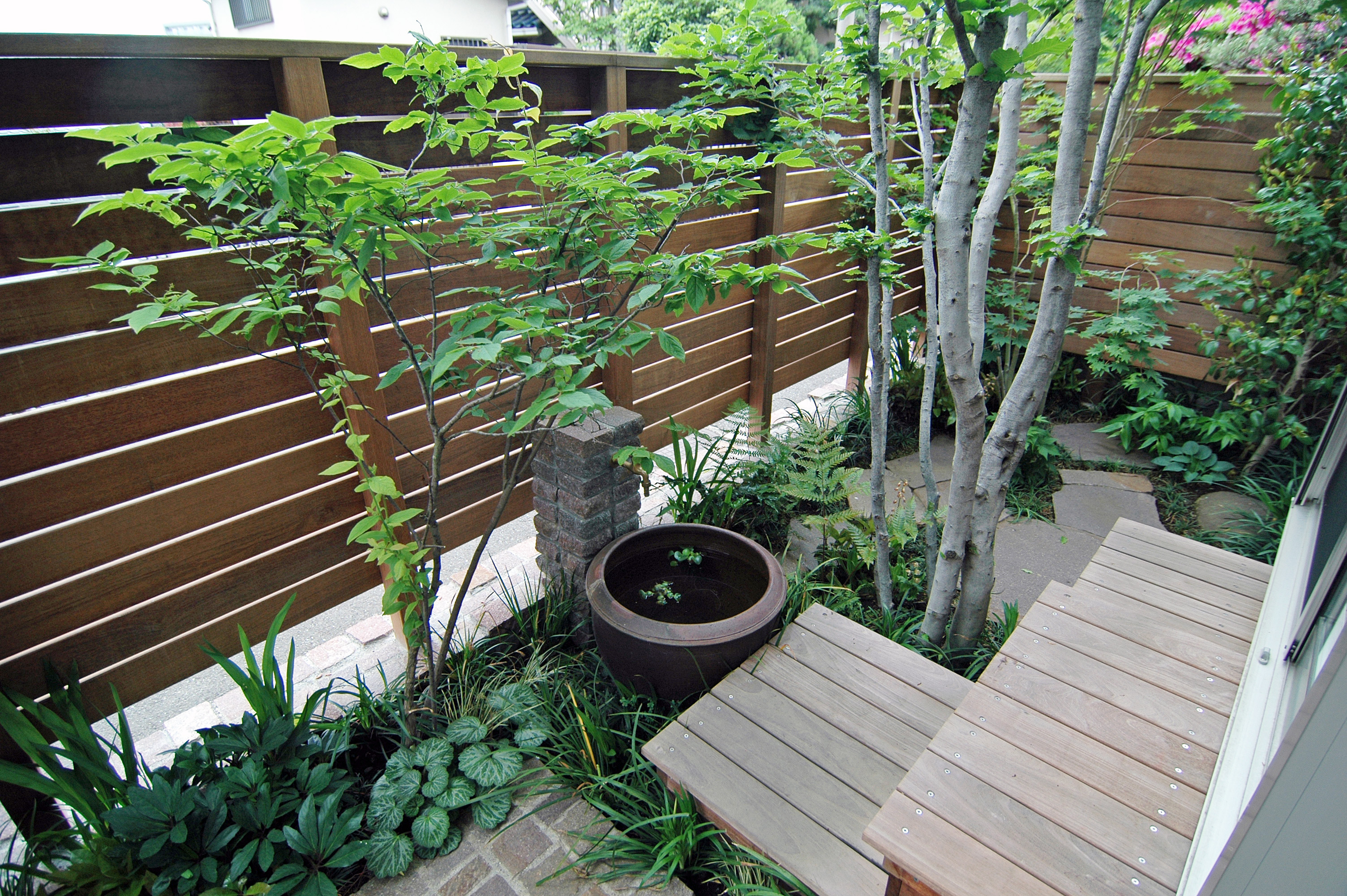中写真3tt 雑木 苔 和風の庭を設計 デザイン 施工 大宏園 造園業者 デザイナー 東京 神奈川 川崎